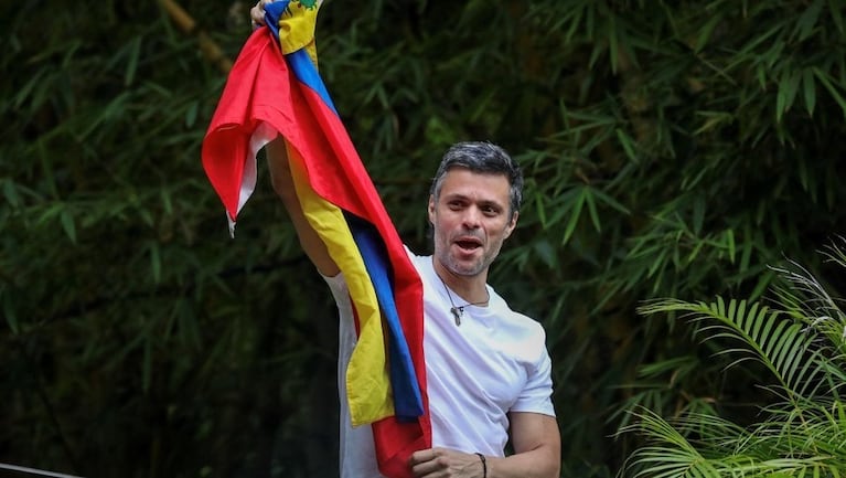 Leopoldo López, días atrás cuando regresó por primera vez a su casa.