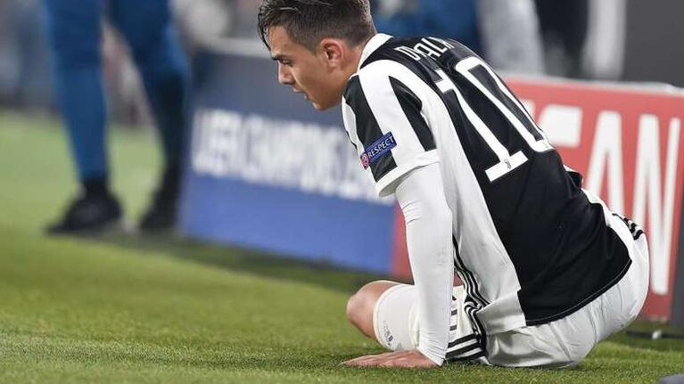Lesionado. Así terminó Paulo Dybala el partido adonde la Juve fue eliminada.