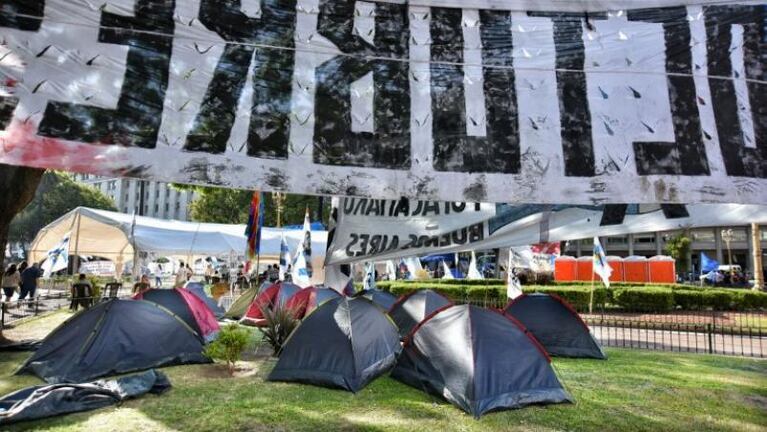 Levantaron gran parte del acampe en Plaza de Mayo