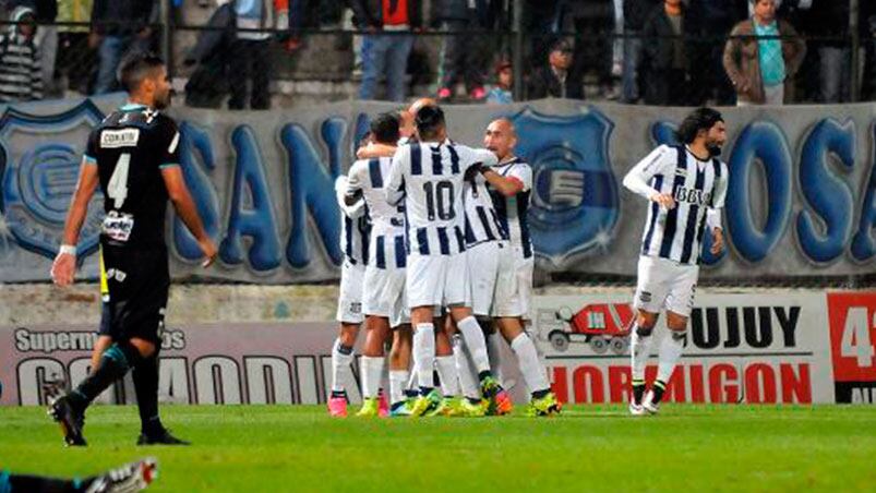 Líder. Talleres sigue firme en el camino a Primera División.