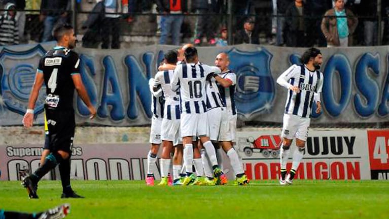 Líder. Talleres sigue firme en el camino a Primera División.