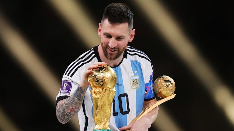 Lionel Messi al consagrarse campeón del mundo en Qatar 2022. Foto: EFE.