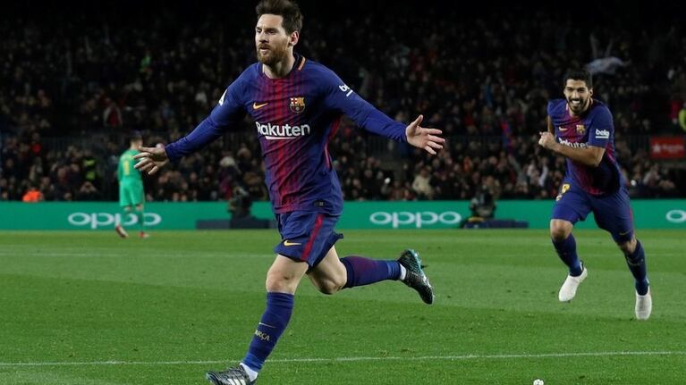 Lionel Messi festejando el golazo de tiro libre contra el Alavés.