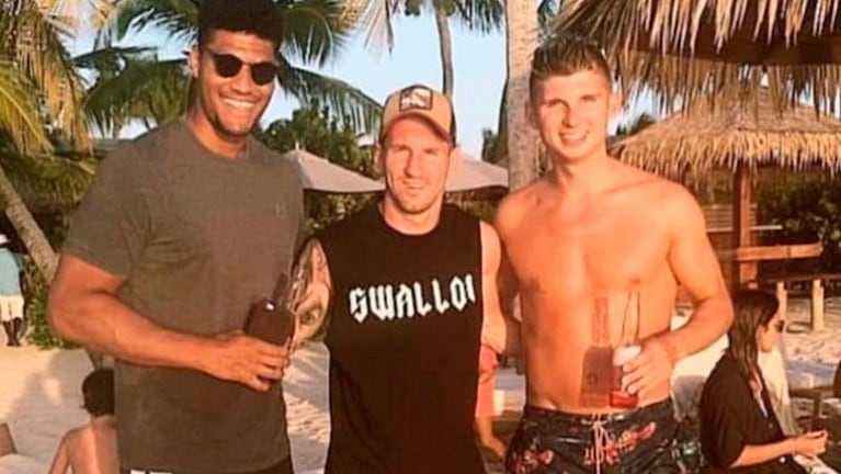 Lionel Messi jugó un “picadito” en la playa que revolucionó las redes
