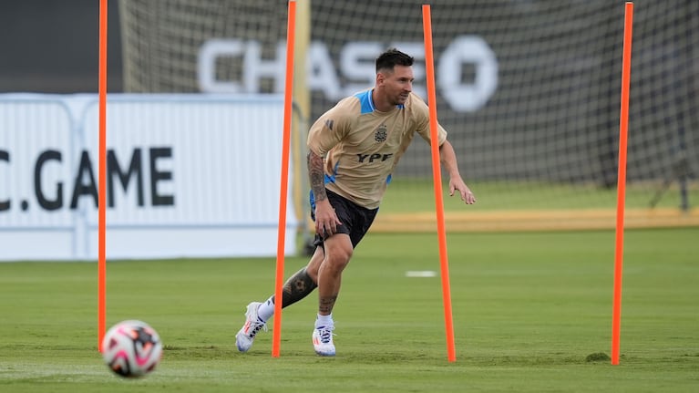 Lionel Messi será titular en el partido amistoso de la Selección argentina ante Ecuador. (Foto: AP)
