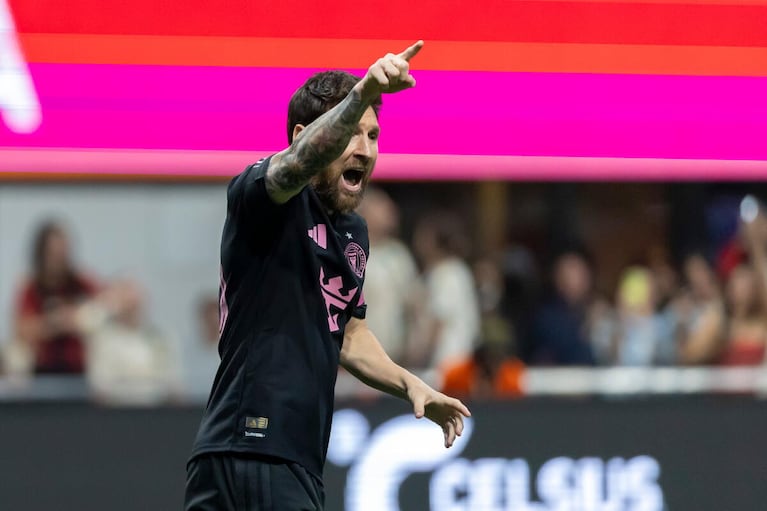 Lionel Messi volvió a ser protagonista y marcó dos golazos para seguir haciendo historia.