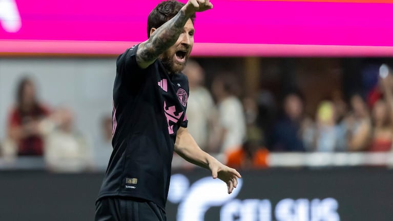 Lionel Messi volvió a ser protagonista y marcó dos golazos para seguir haciendo historia.