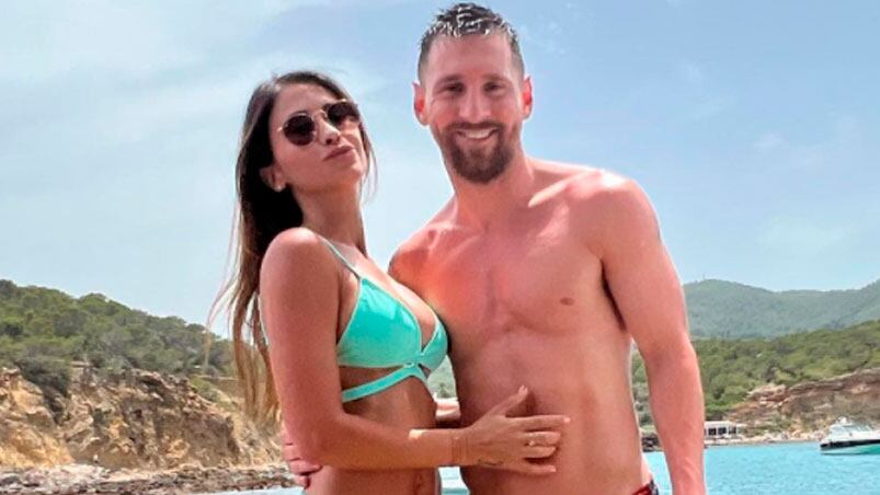 Lionel Messi y Antonela Roccuzzo disfrutan de Ibiza.