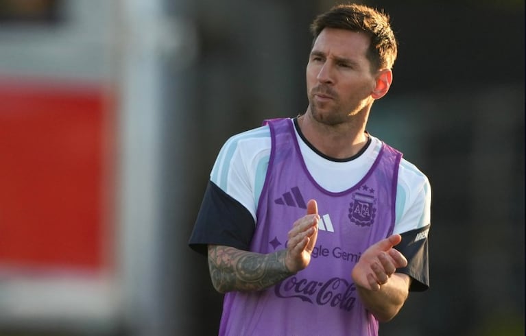 Lionel Messi y Valentín Dávila, la promesa de Talleres.