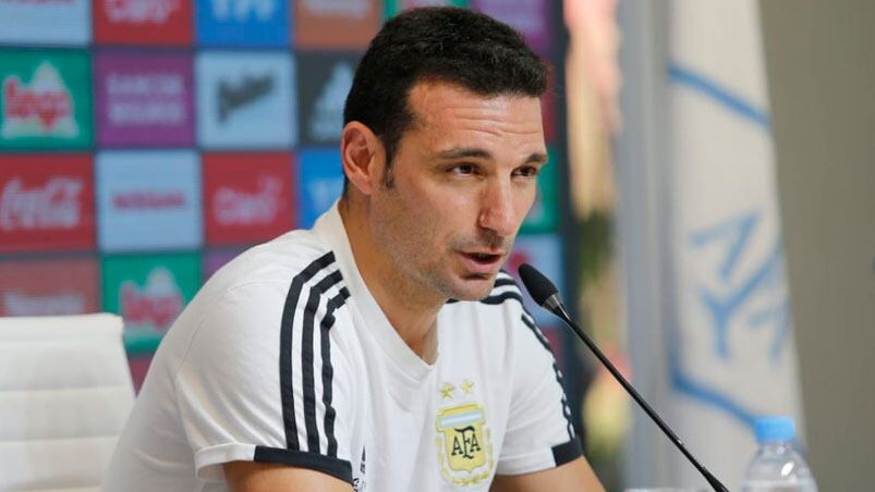 Lionel Scaloni dio el equipo en conferencia de prensa. Foto: AFA.