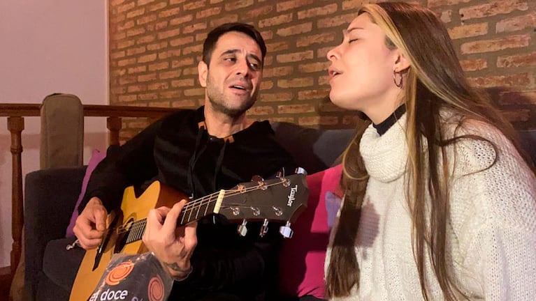 Lisandro y Valen unen sus voces. 