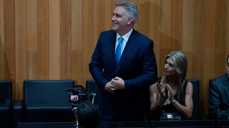 Llaryora acompañado por su esposa, Marcela Beccaría. Foto: Matías Carrizo / El Doce.