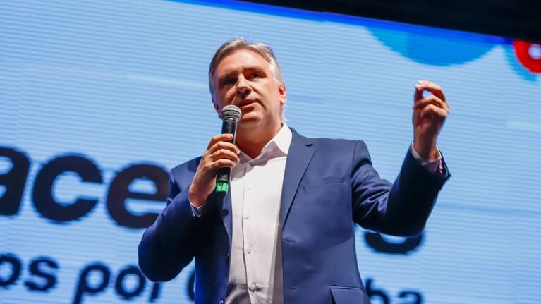 Llaryora adelantó cómo serán sus actividades en un nuevo aniversario de la Revolución de Mayo.