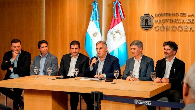 Llaryora anunció la inversión para ampliar el aeropuerto de Córdoba.