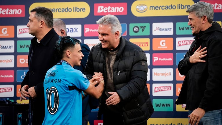 Llaryora celebró el campeonato de Belgrano.