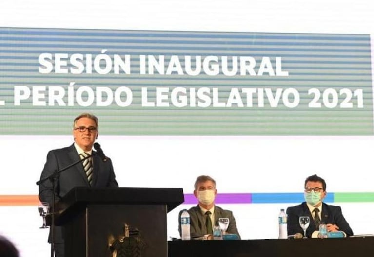 Llaryora en la apertura de sesiones: criticó a Mestre y prometió finalizar obras inconclusas