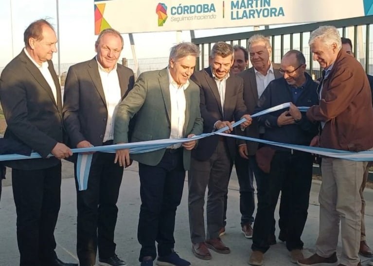 Llaryora encabezó actos a la espera de los gobernadores. Foto: Puntal.