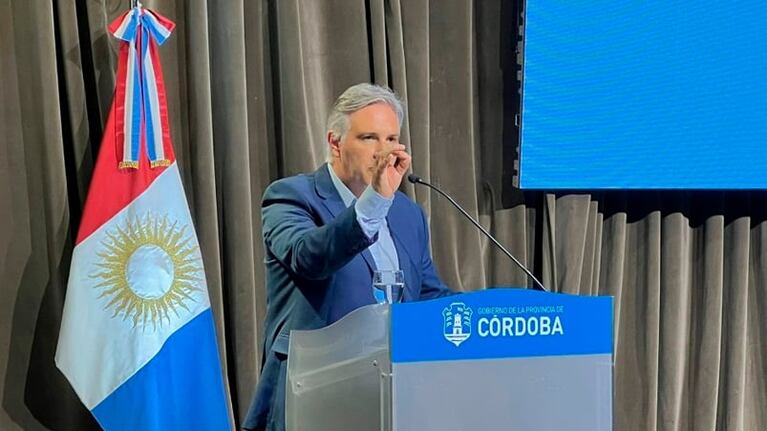 Llaryora encabezó un acto con directores de hospitales provinciales. Foto: Mateo Lago / El Doce.