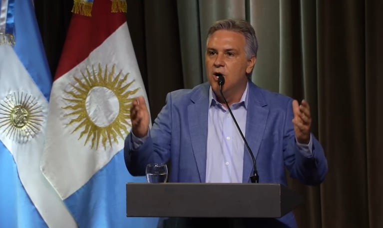 Llaryora expresó su enojo en el Centro Cívico.