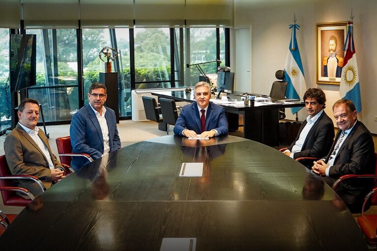 Llaryora incorpora al Directorio de Bancor a Felippa y Lacunza