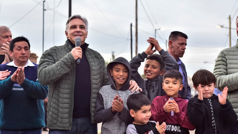 Llaryora justificó sus críticas a los "pituquitos de Recoleta".