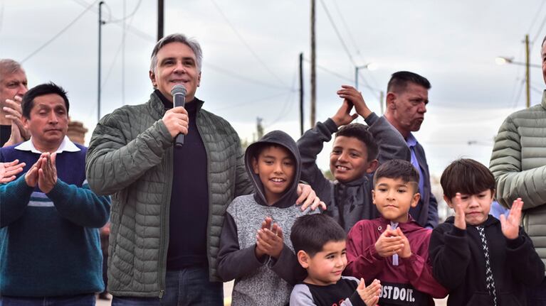 Llaryora justificó sus críticas a los "pituquitos de Recoleta".