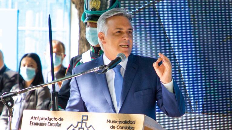Llaryora, muy crítico por la falta de federalismo de la Nación.