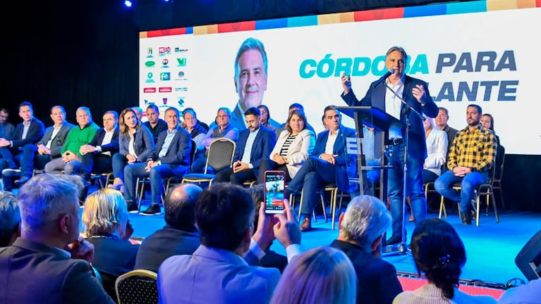 Llaryora presentó el nuevo frente electoral desde Río Cuarto.