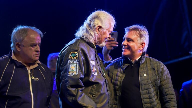 Llaryora reconoció a los héroes de Malvinas.