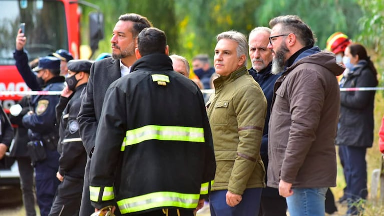 Llaryora recorrió la zona del incendio fatal.