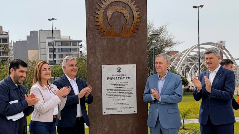 Llaryora, Schiaretti, Prunotto y Passerini, juntos por el Papa.