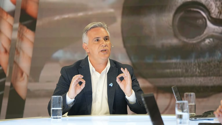 Llaryora se refirió al femicidio de Agostina.
