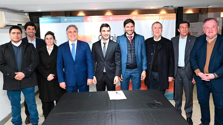 Llaryora y Schiaretti encabezarán la reunión impulsada por Provincias Unidas.