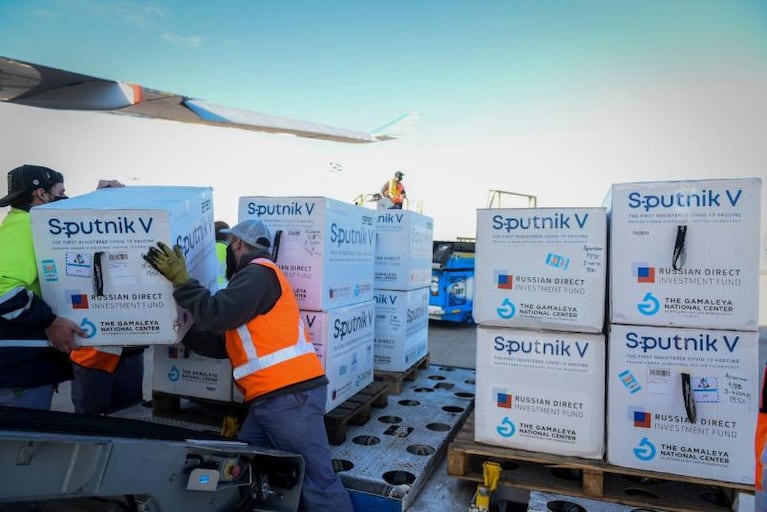 Llega la mayor cantidad de vacunas en un vuelo: las dosis que espera Argentina