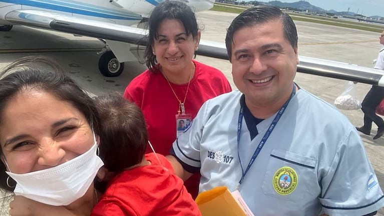 Llegó al Garrahan el nene al que le detectaron un cáncer avanzado en Brasil: cómo está su salud