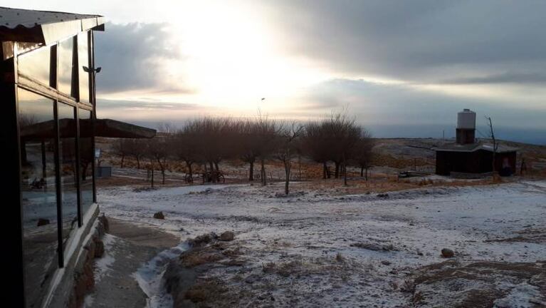 Llegó el frío y cae nieve en Córdoba: qué dice el pronóstico