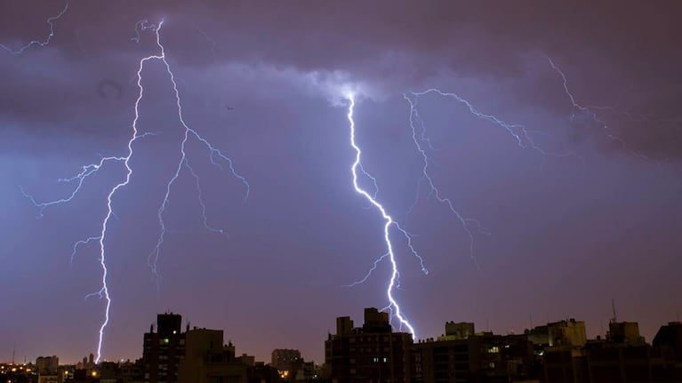 Llegó la tormenta y bajó la temperatura en Córdoba.