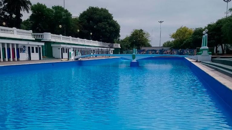 Llenan la pileta del Parque Sarmiento tras el temporal: lleva 2,7 millones de litros de agua