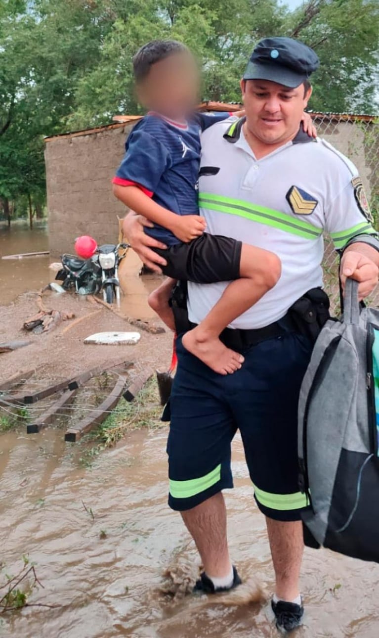 Lluvia, evacuados y un incendio activo en el norte de Córdoba