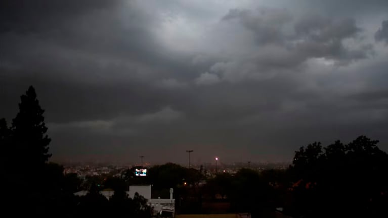 Lluvia y alerta por tormentas fuertes en Córdoba: cómo seguirá el tiempo