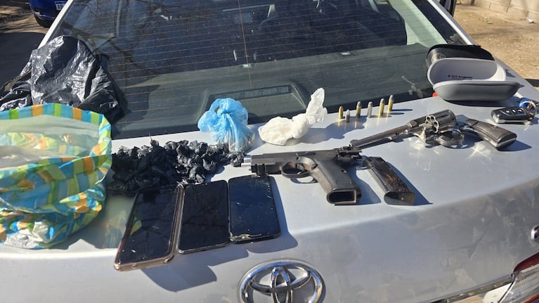 Lo arrestaron con armas y drogas en plena ciudad de Córdoba.