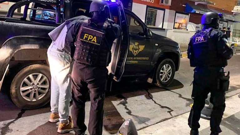 Lo detuvieron con cocaína, millones de pesos y miles de dólares