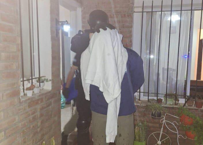 Lo detuvieron por vender droga cerca de la terminal de Jesús María