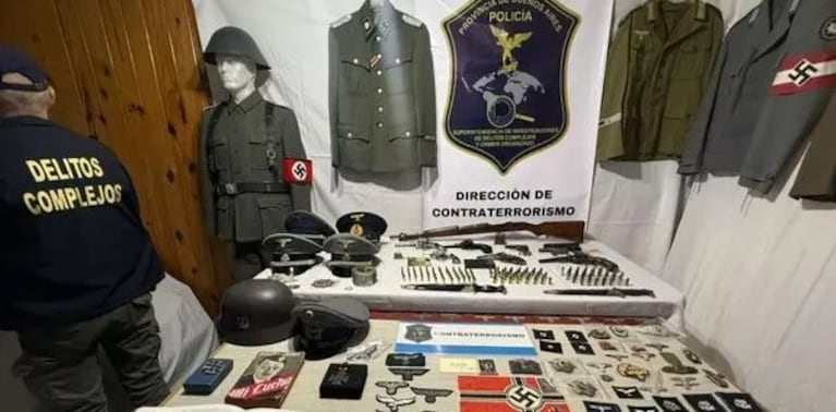 Lo detuvieron por vender uniformes y simbología nazi en las redes.