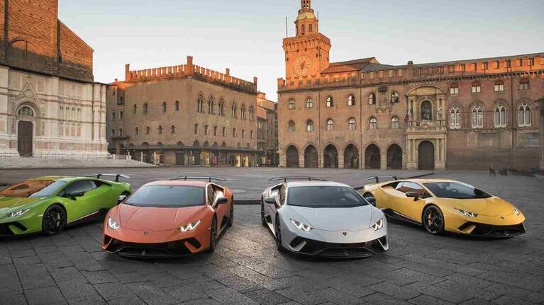 Lo escracharon por dejar su Lamborghini en un sector especial y dejó a todos sin palabras