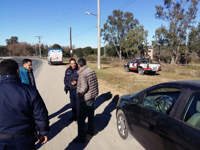 Lo hallaron muerto de un tiro en la cabeza y el arma no aparece