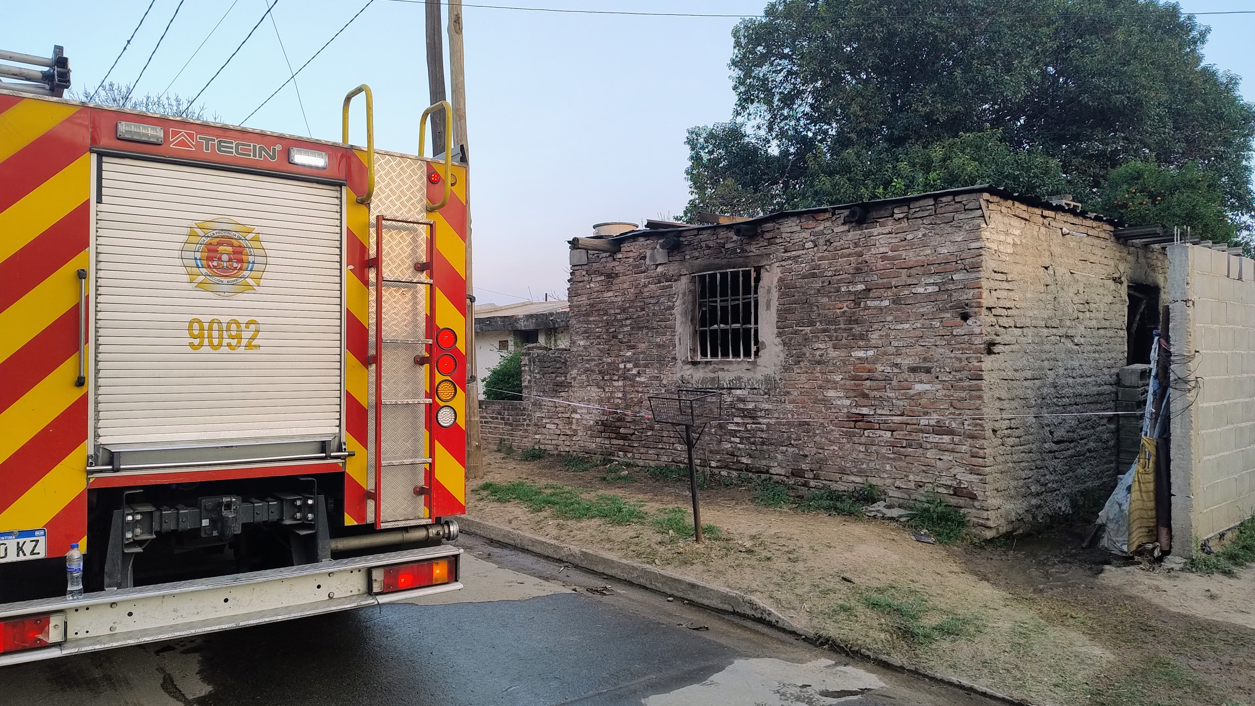 Lo que dejó el fuego en barrio Las Violetas. Foto: Pablo Olivarez / ElDoce.