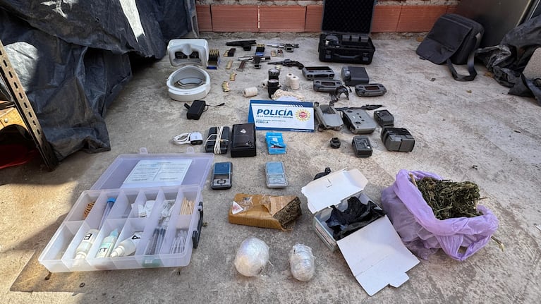 Lo secuestrado por la Policía en barrio Los Gigantes.