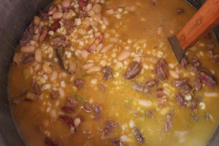 Locro: sagrado, patrio y laburante