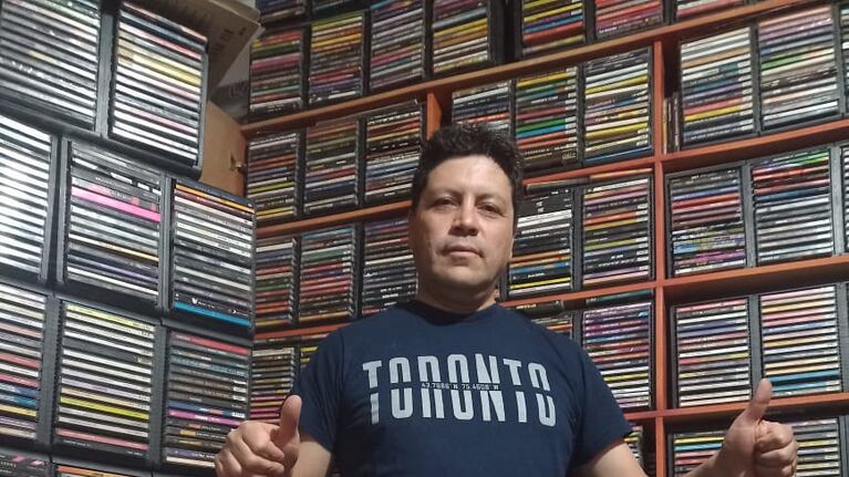 Locura sin límites: tiene más de 3 mil discos de cuarteto
